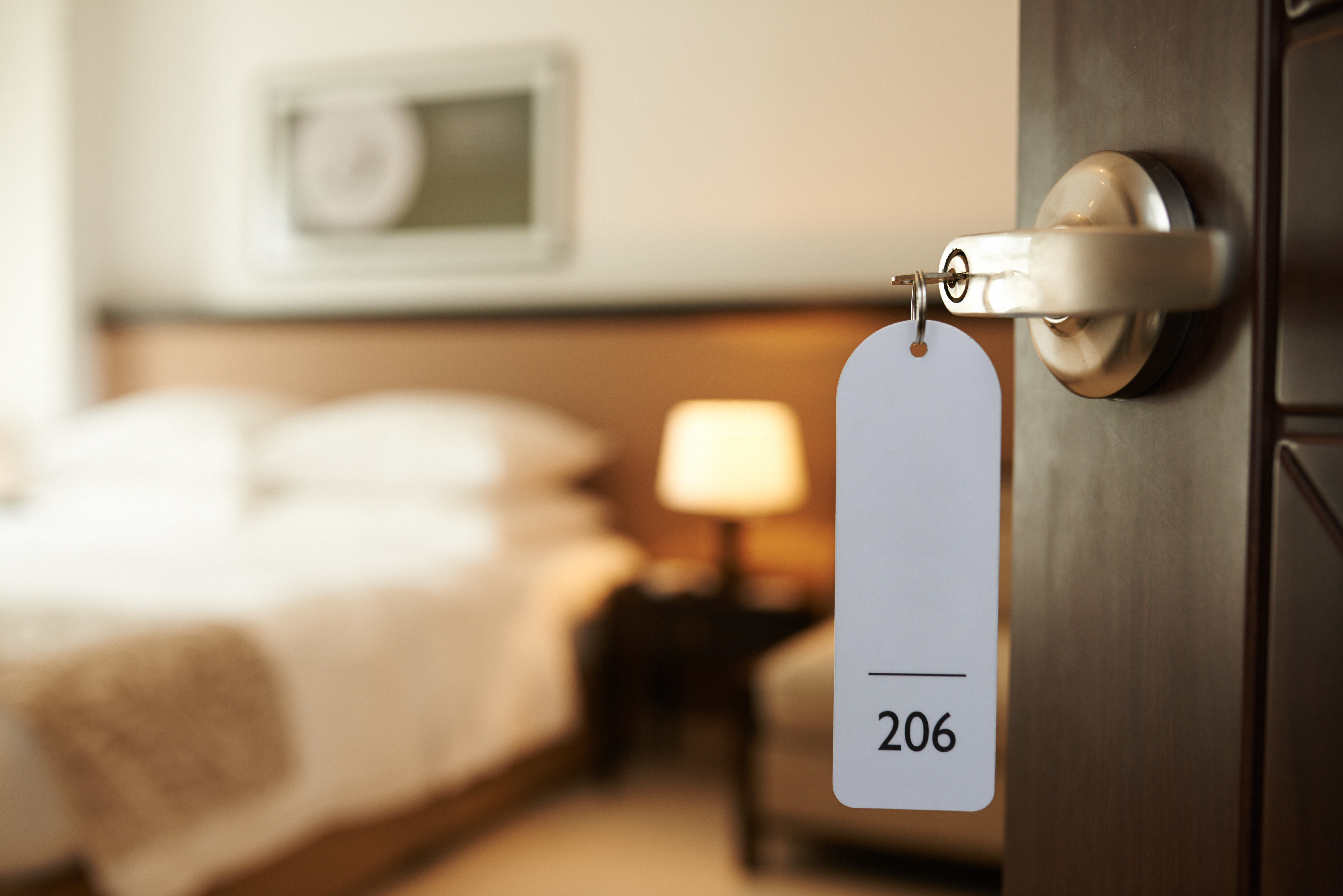 entering-hotel-room-2023-11-27-05-00-23-utc_01929ff0310f7b05849f2d204d0258d6