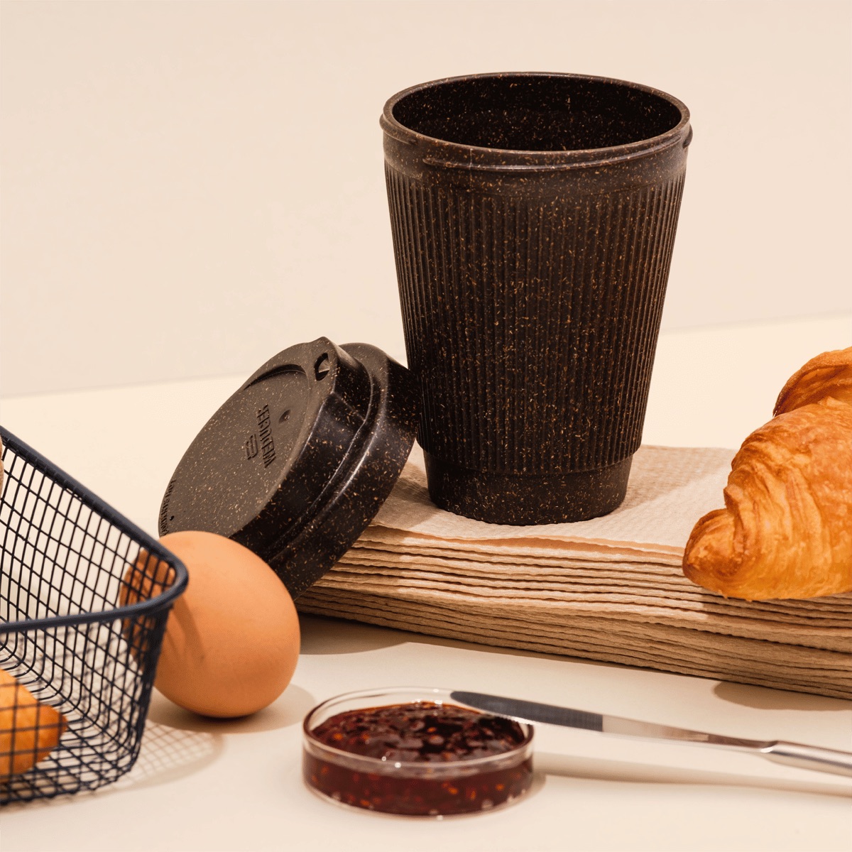 Kaffeebecher to go «Weducer» aus Kaffeesatz 300 ml Kaffeebecher to go «Weducer» aus Kaffeesatz 300 ml